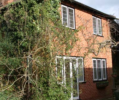 Maidenhead self catering apartment for short term let. Rooms to let in Maidenhead