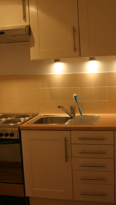Kitchen sink for Maidenhead self catering apartment for short term let. Rooms to let in Maidenhead